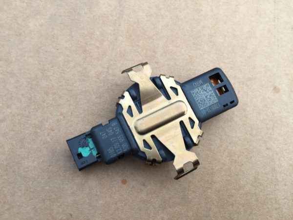 Senzor de ploaie si lumini VW Passat B8 5Q0955547B 5Q0955547 B - Dezmembrari Auto