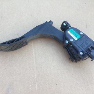 Pedala acceleratie Skoda Fabia 2 1.2i 6Q1721503M 6Q1 721 503 M - Dezmembrari Auto