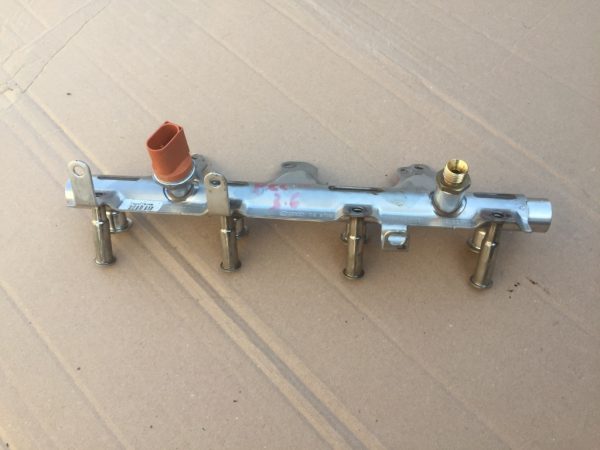 Rampa injectoare VW Passat CC 3.6 06J133317AB 06J 133 317 AB - Dezmembrari Auto