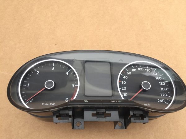 Ceasuri bord VW Polo 6R 1.2 tdi din 2012 6R0920861H 6R0 920 861 H - Dezmembrari Auto