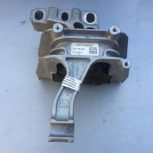 Tampon suport motor VW Arteon 2017 2.0 tdi biturbo 239 cp CUAA 3Q0199262 3Q0 199 262 - Dezmembrari Auto