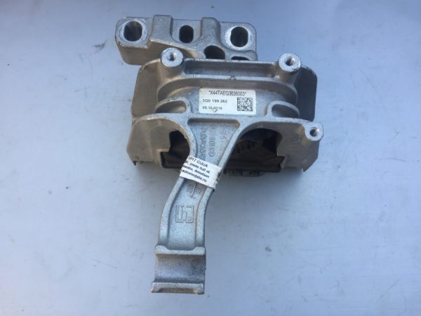Tampon suport motor VW Arteon 2017 2.0 tdi biturbo 239 cp CUAA 3Q0199262 3Q0 199 262 - Dezmembrari Auto