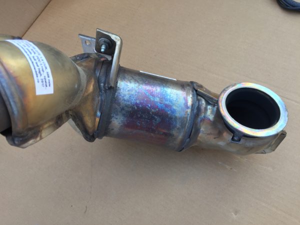 Catalizator VW Passat B8 1.4 tsi 5Q0131690 5Q0 131 690 - Dezmembrari Auto