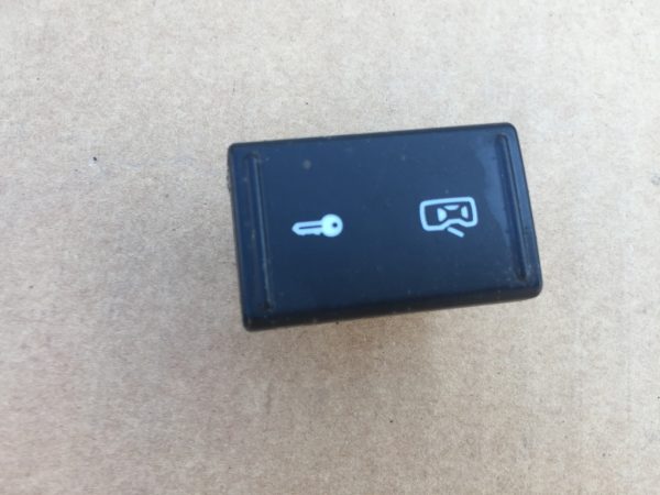 Buton blocare deblocare usi Skoda Fabia 2 5J0962125 5J0 962 125 - Dezmembrari Auto