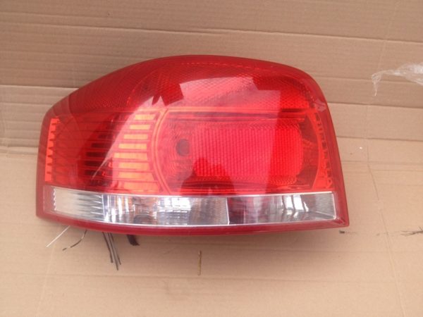 Stop stanga Audi A3 din 2005 - Dezmembrari Auto