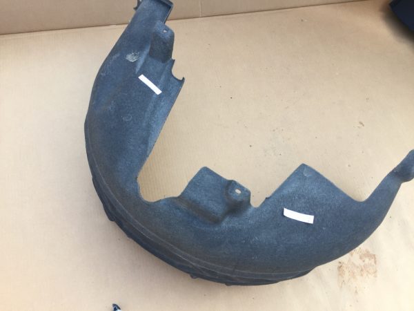 Carenaj roata stanga spate VW Passat B8 limuzina 3G0810972F 3G0 810 972 F - Dezmembrari Auto