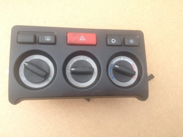 Panou aer conditionat Land-Rover freelander - Dezmembrari Auto