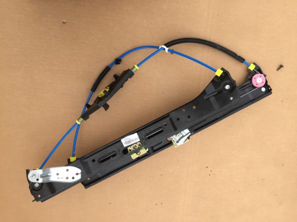 Macara geam stanga fata Seat Alhambra 2 7N0837461J 7N0 837 461 J - Dezmembrari Auto