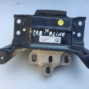Tampon suport Motor VW Passat B8 2016 2.0 DFC 3Q0199555H 3Q0 199 555 H - Dezmembrari Auto