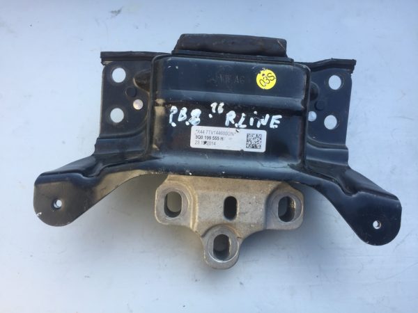 Tampon suport Motor VW Passat B8 2016 2.0 DFC 3Q0199555H 3Q0 199 555 H - Dezmembrari Auto