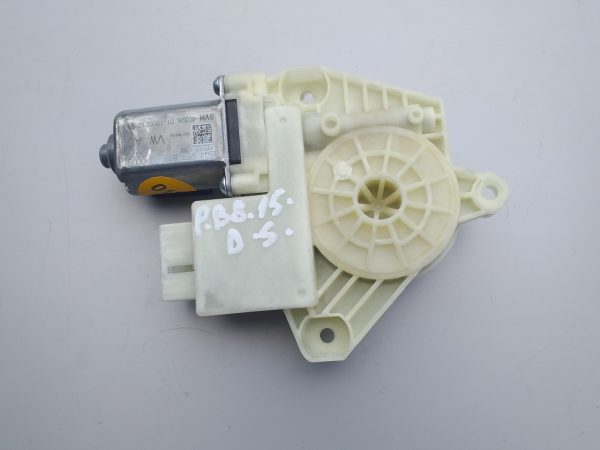 Motoras macara geam stanga spate VW Passat B8 2015 5Q4959811E 5Q4 959 811 E - Dezmembrari Auto