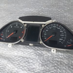 Ceasuri de bord Audi Q7 2009 3.0 TDI CASA 04L920931E 04L 920 931 E - Dezmembrari Auto