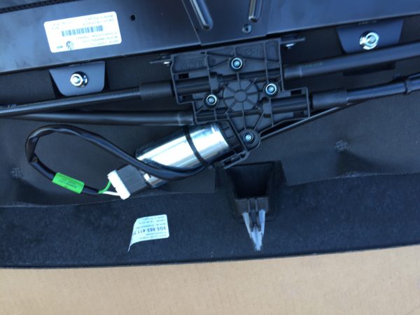Rulou electric portbagaj VW Passat B8 limuzina 3G5863411 3G5 863 411 - Dezmembrari Auto - imagine 2