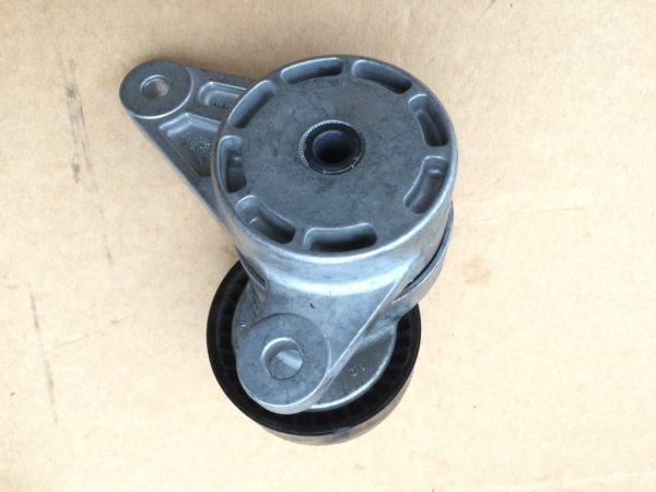 Rola intinzatoare Audi A4 B9 8W 04L903315A 04L 903 315 A - Dezmembrari Auto