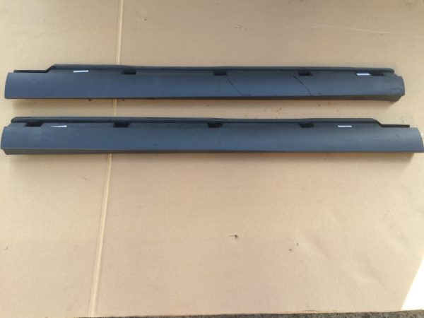 Prag plastic exterior dreapta VW Passat 3AF853856A 3AF 853 856 A - Dezmembrari Auto