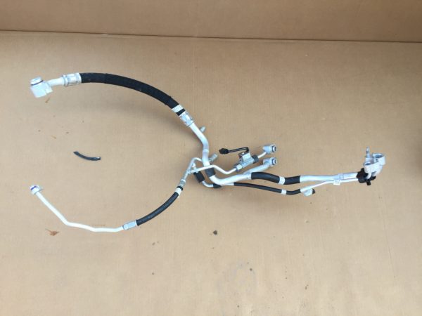 Conducta clima AC VW Passat B8 1.4 tsi 5Q0820741H 5Q0 820 741 H - Dezmembrari Auto