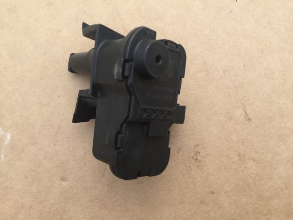 Motoras rezervor VW Sharan 2012-2019 7N0810773D 7N0 810 773 D - Dezmembrari Auto