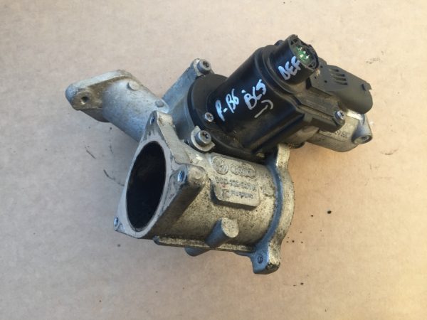 Egr VW Passat B6 1.9 tdi BLS 03G129637A 03G 129 637 A - Dezmembrari Auto