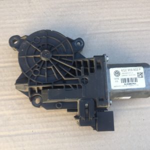 Motoras macara geam stanga fata Skoda Fabia 2 6Q2959802F 6Q2 959 802 F - Dezmembrari Auto