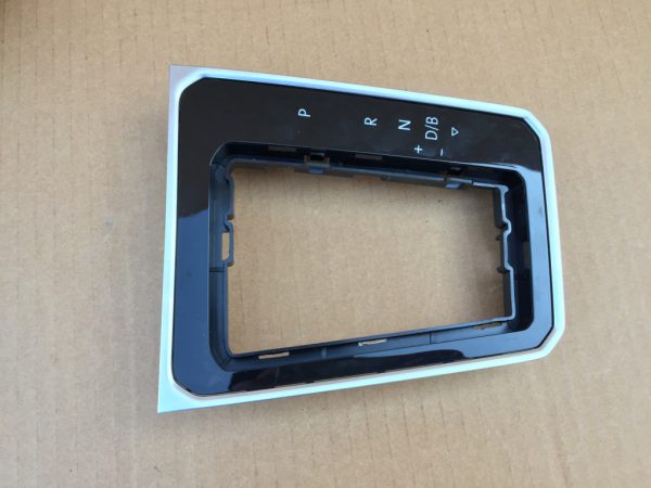 Ornament schimbator automat VW Passat B8 volan dreapta 3G2713203D 3G2 713 203 D - Dezmembrari Auto