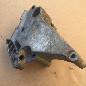 Suport motor VW Passat B6 1.9 tdi BLS 03G199207G 03G 199 207 G - Dezmembrari Auto