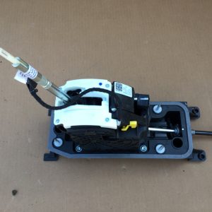 Timonerie selector VW Passat B8 volan dreapta 3Q2713023G 3Q2 713 023 G - Dezmembrari Auto
