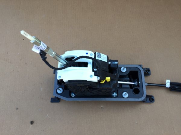 Timonerie selector VW Passat B8 volan dreapta 3Q2713023G 3Q2 713 023 G - Dezmembrari Auto