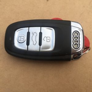 Telecomanda cheie Audi A4 B8 A5 Q5 - Dezmembrari Auto