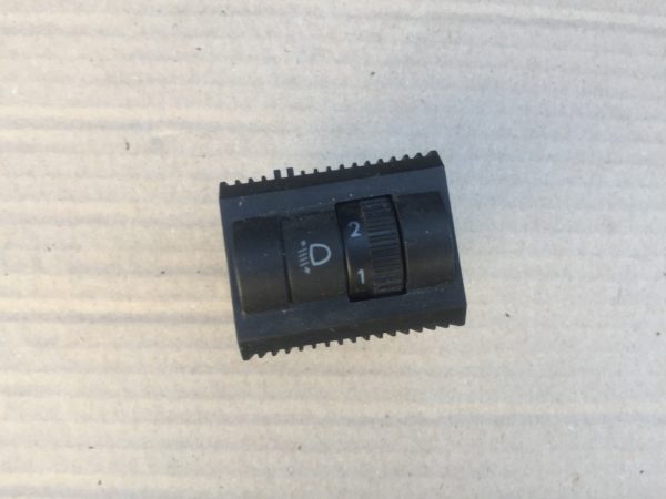 Buton reglaj faruri VW Polo 9N 6Q0941333 6Q0 941 333 - Dezmembrari Auto