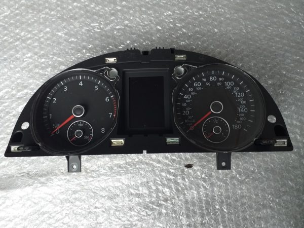 Ceasuri bord VW Passat CC din 2016 2.0 tsi 3C8920971L 3C8 920 971 L - Dezmembrari Auto