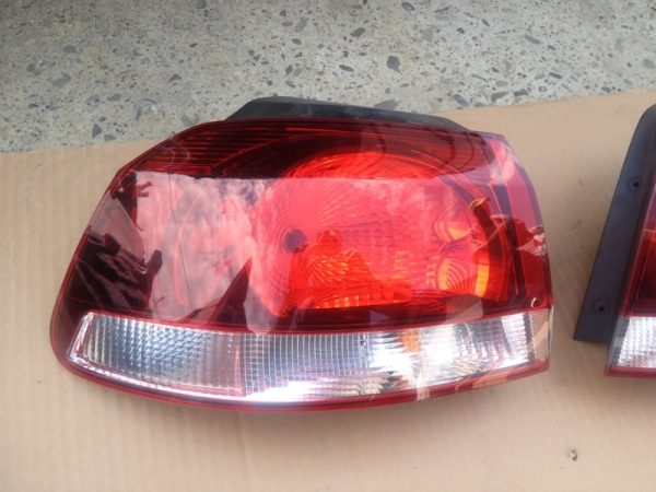 Stop stanga VW Golf 6 GTI 5K0945095F - Dezmembrari Auto