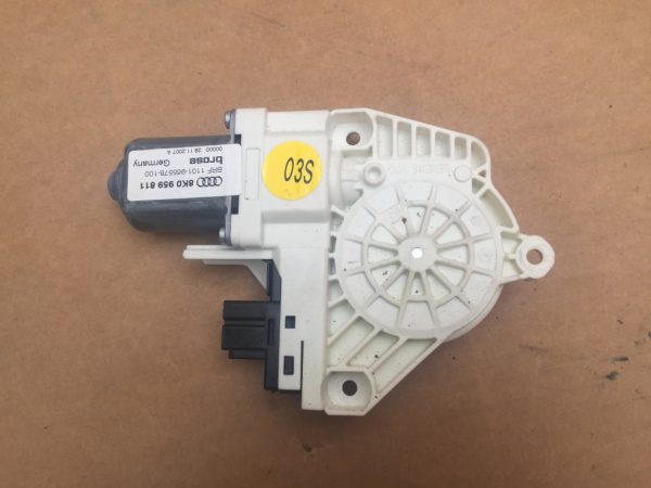 Motoras macara geam stanga spate Audi A4 B8 2009 limuzina 8K0959811 8K0 959 811 - Dezmembrari Auto