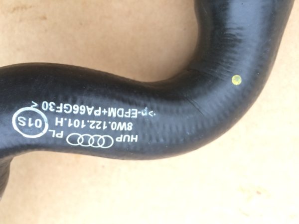 Furtun apa Audi A4 8W B9 8W0122101H 8W0 122 101 H - Dezmembrari Auto