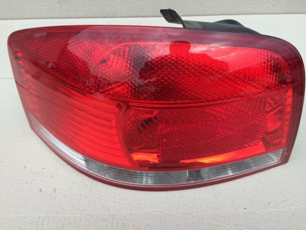 Stop stanga Audi A3 8P 8P0945095 8P0 945 095 - Dezmembrari Auto