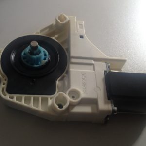 Motoras macara geam Audi A5 usa dreapta fata 8K0959801A 8K0 959 801 A - Dezmembrari Auto