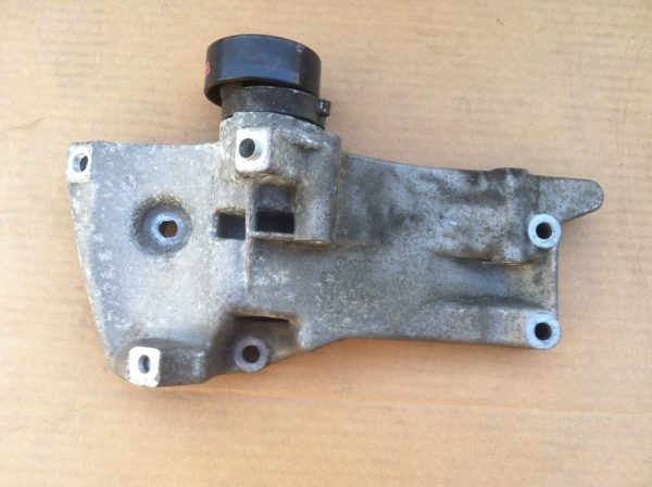 Suport alternator VAG 036145169G - Dezmembrari Auto