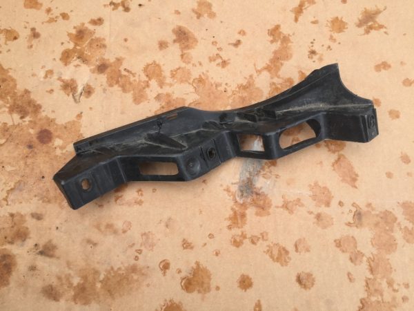 Suport far stanga VW Passat B7 3C0807890 3C0 807 890 - Dezmembrari Auto