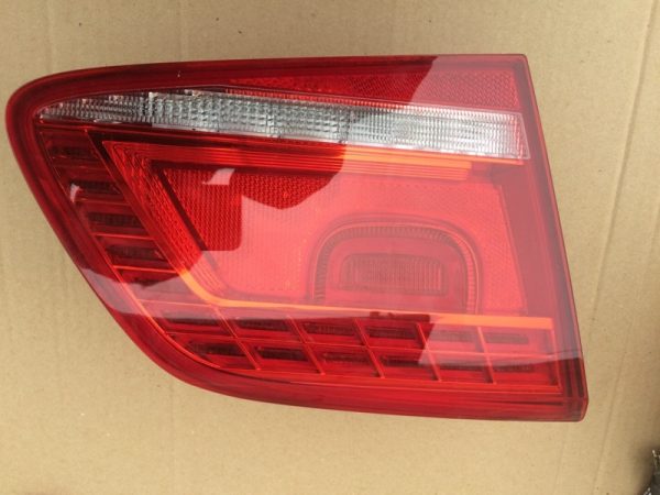 Stop LED stanga capota portbagaj VW Passat 7 B7 3AE945307C 3AE 945 307 C - Dezmembrari Auto