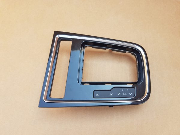 Ornament schimbator de viteze automat black piano VW Jetta 2016 5C7713203H 5C7 713 203 H - Dezmembrari Auto