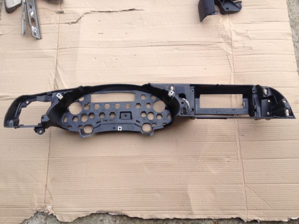 Suport ceasuri bord Audi A4 8K  8T1857735 - Dezmembrari Auto