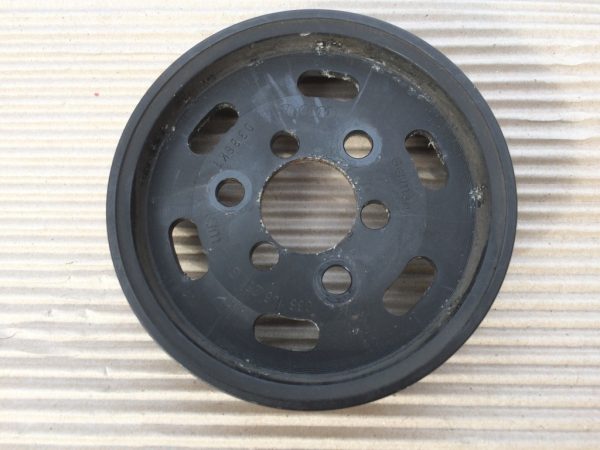 Fulie pompa servo Audi Q5 038145255B 038 145 255 B - Dezmembrari Auto