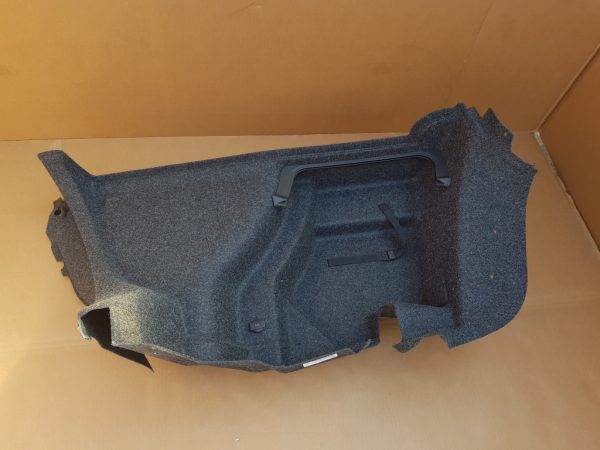 Ornament lateral stanga portbagaj VW Jetta 2016 limuzina 5C6867427T 5C6 867 427 T - Dezmembrari Auto