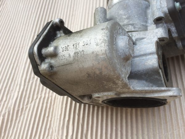 EGR Audi Q5 2.0 03L131501D 03L 131 501 D - Dezmembrari Auto