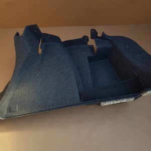 Ornament lateral dreapta portbagaj VW Jetta 2016 limuzina 5C6867428T 5C6 867 428 T - Dezmembrari Auto