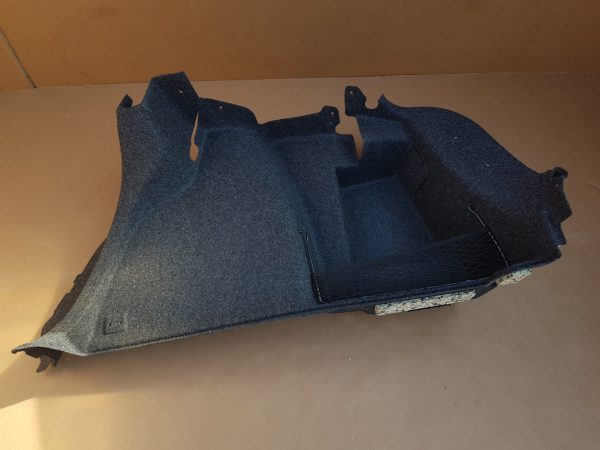 Ornament lateral dreapta portbagaj VW Jetta 2016 limuzina 5C6867428T 5C6 867 428 T - Dezmembrari Auto