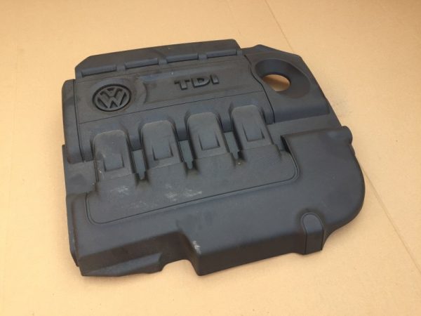Capac motor Volkswagen Passat B8 2017 1,4 CUK 04L103954T 04L 103 954 T - Dezmembrari Auto