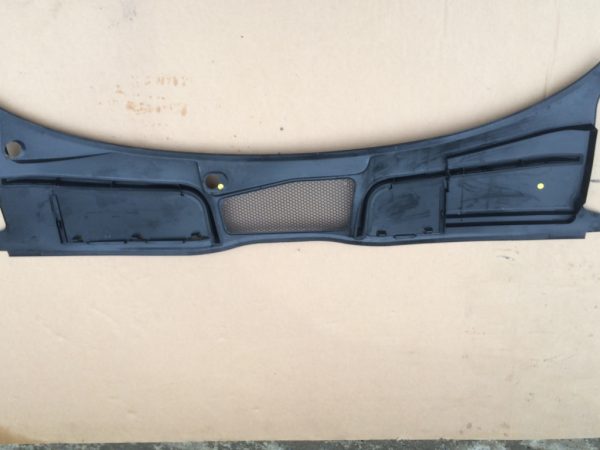 Grila stergatoare Audi A4 8W B9 8W1819403 8W1 819 403 - Dezmembrari Auto