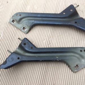Suport aripa dreapta Audi Q5 8R0821136 8R0 821 136 - Dezmembrari Auto