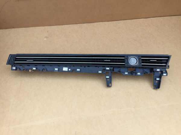 Grile ventilatie VW Passat B8 volan dreapta 3G2858415F 3G2 858 415 F - Dezmembrari Auto
