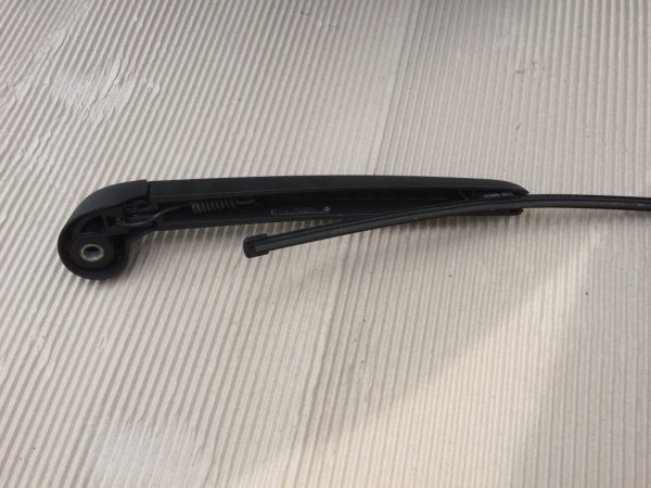 Brat stergator luneta Audi Q5 8R0955405 8R0 955 405 - Dezmembrari Auto